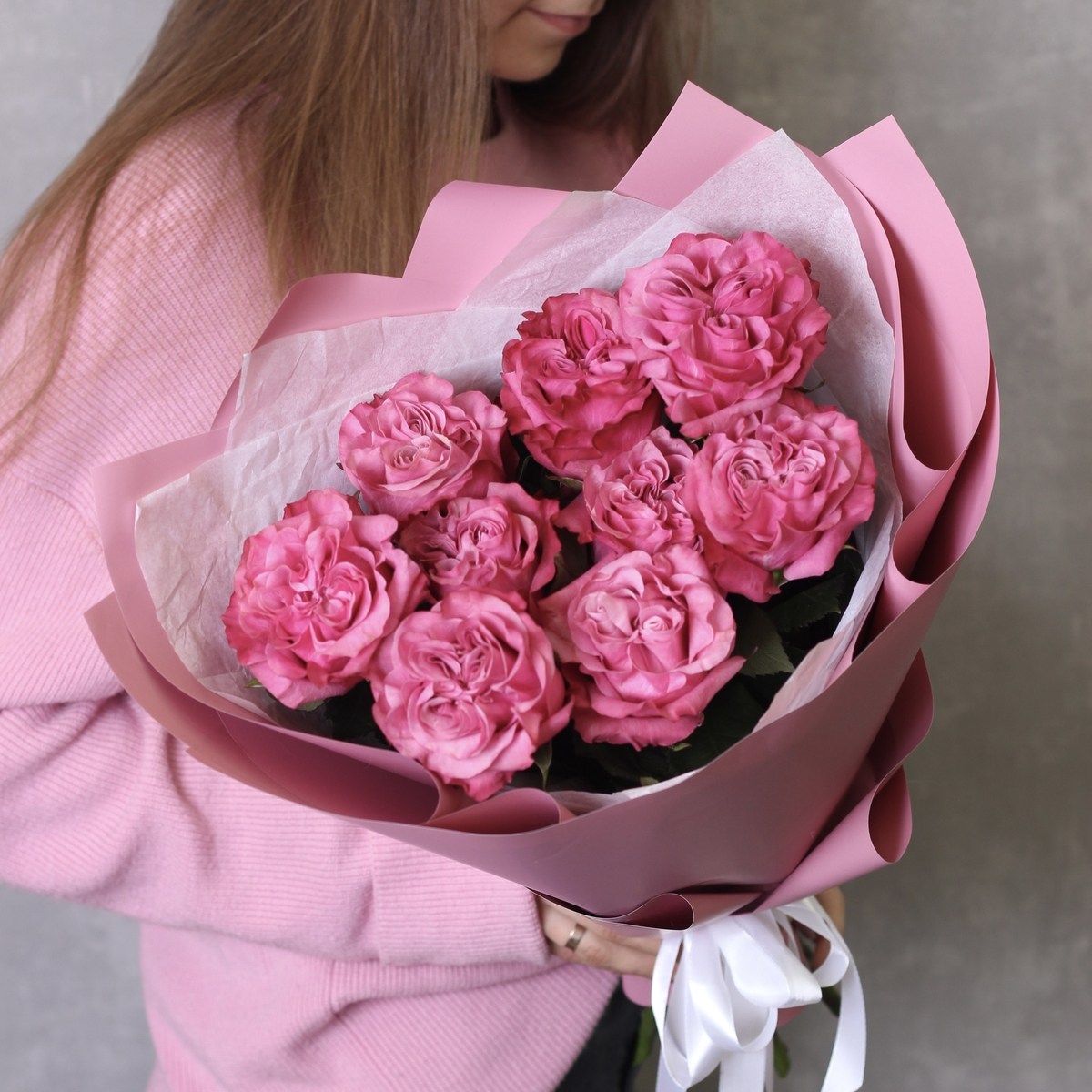 Букет из пионовидных роз Кантри Блюз